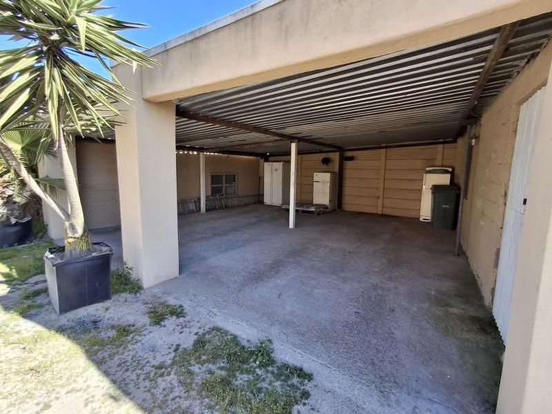 5 Bedroom Property for Sale in Stompneus Bay Western Cape
